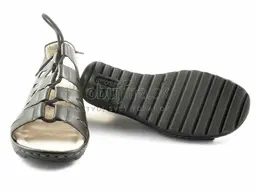 Dámske pohodlné kožené čierne sandále na platforme REMONTE