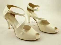 Letné elegantné dámske kožené lakované sandálky Claudio Dessi