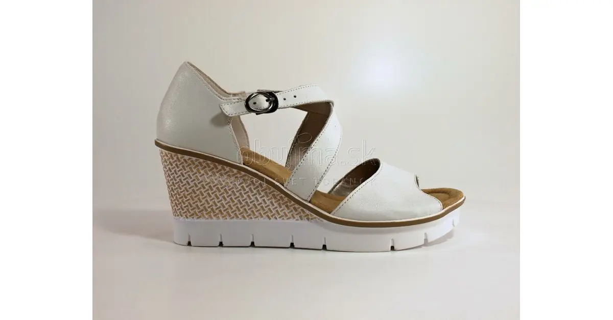 Biele krásne letné sandále Rieker
