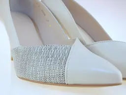 Elegantné prekladané matné béžové lodičky EVA