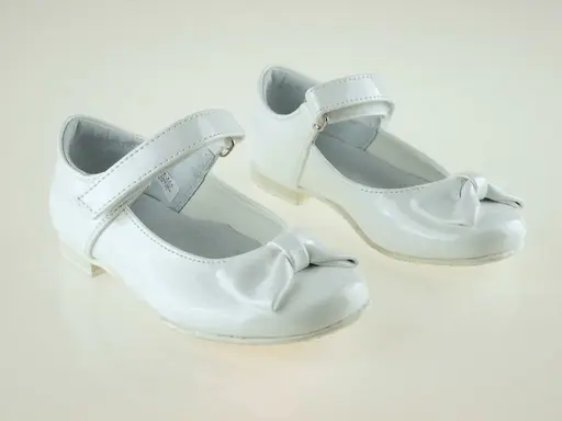 Elegantné biele sandále s kvetinkou EVA KMK146-10