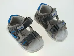 Grande sivo modré sandále Protetika