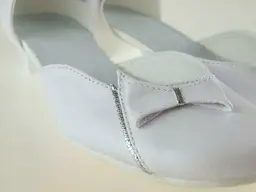 Biele sandále s mašličkou EVA KMK104-10