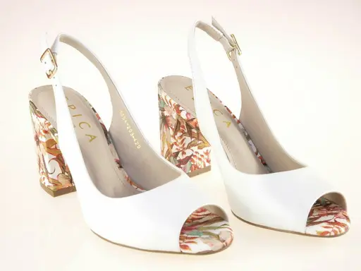 Elegantné bielo kvetinové sandále EVA