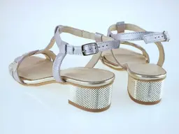 Očarujúce nižšie zlaté sandálky Gamis