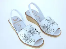 Svieže letné biele sandále Presso