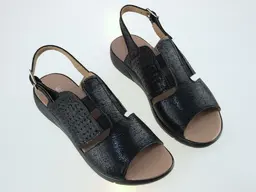 Trendy čierne sandále Protetika