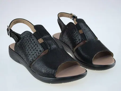 Trendy čierne sandále Protetika