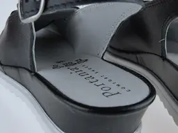 Čierne pohodlné sandále Portania