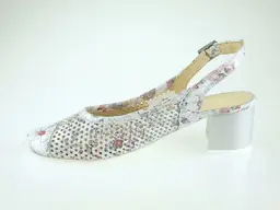 Bielo kvietkované perforované sandále EVA