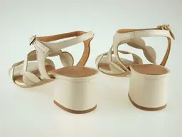 Očarujúce béžové sandálky Laura Messi LM1932-15