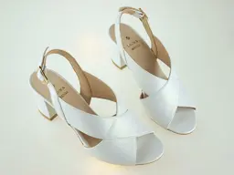 Chutné biele sandálky Laura Messi LM1938-10