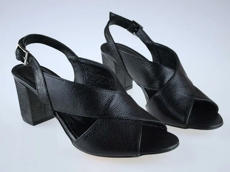Chunté čierne sandálky Laura Messi LM1938-60