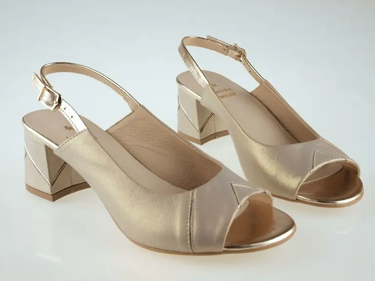 Elegantné zlaté sandálky Laura Messi LM1996-AU