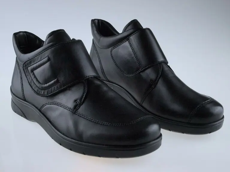 Čierne širšie topánky ARA 12-41054-69