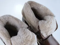 Očarujúce hnedé teplé topánky Caprice 9-26207-23
