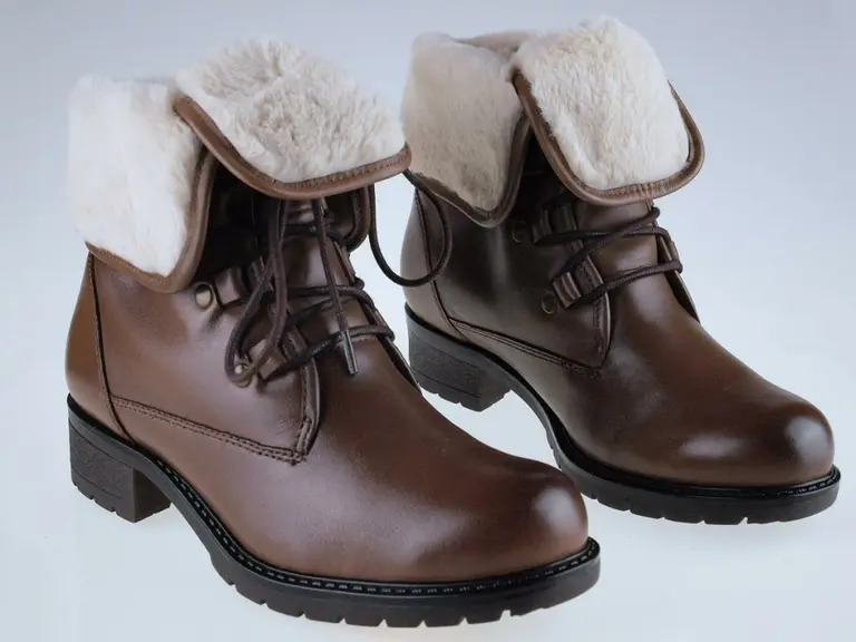 Očarujúce hnedé teplé topánky Caprice 9-26207-23