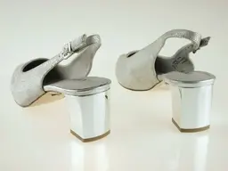 Elegantné strieborné sandále Caprice 9-29605-24