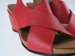 Jedinečné červené sandále EVA 19-137