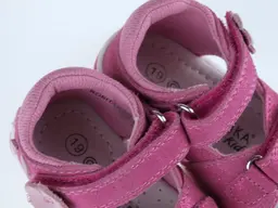 Letné ružové sandálky Protetika Rosita fuxia