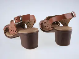Hnedé kožené sandále Mistic EW91237