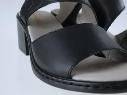 Letné čierne sandále Rieker V0570-00