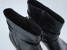 Čierne širšie členkové topánky Caprice 9-25364-25
