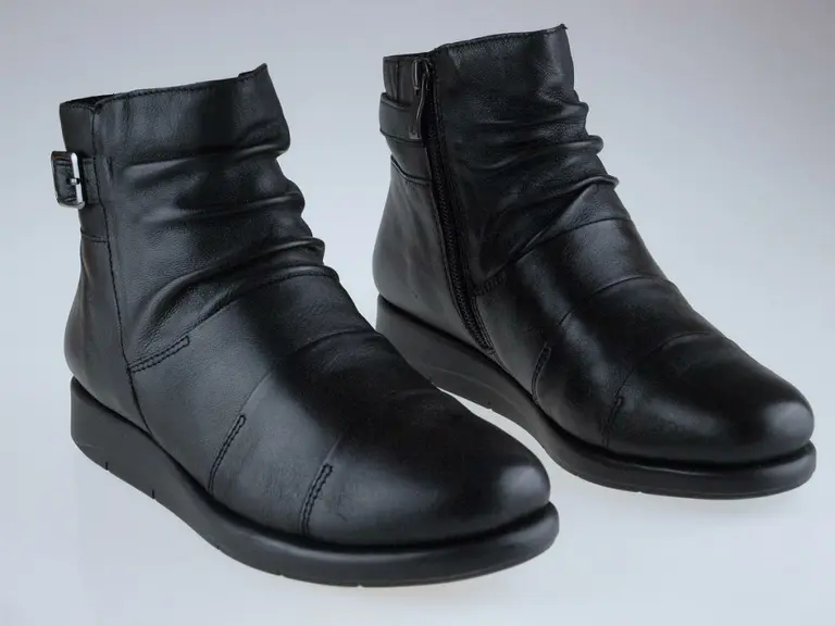 Čierne pohodlné členkové topánky Caprice 9-25456-25