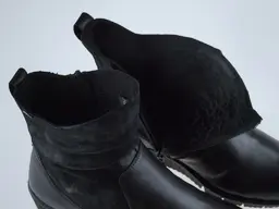 Čierne teplé členkové topánky Caprice 9-26460-25