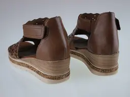 Hnedé kožené sandále Remonte D3056-24