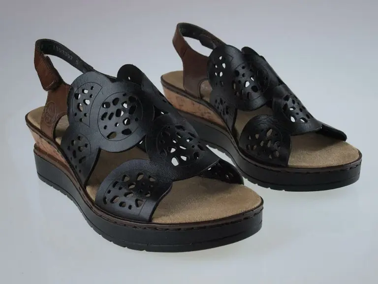 Čierne komfortné sandálky Rieker V38F7-00