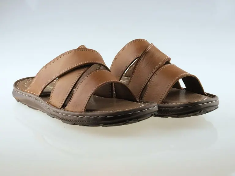Hnedé pohodlné kožené vsuvky Iguana I375-868-40