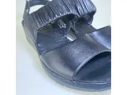 Čierne pohodlné sandále Caprice 9-28250-28