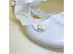 Biele sviatočné sandálky EVA KMK94-10