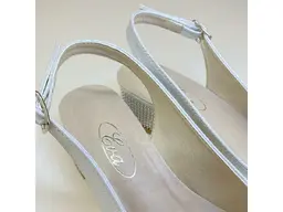 Elegantné strieborné sandále EVA M909-AgGL