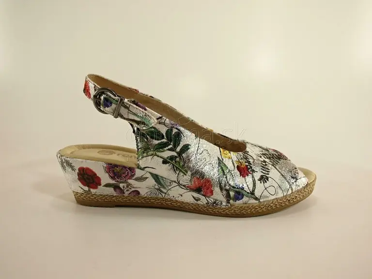 Krásne svieže kvetinové sandálky Remonte 