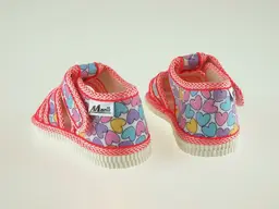 Dievčenské polootvorené textilné papučky Maník