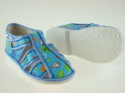 Chlapčenské polootvorené textilné papučky Maník