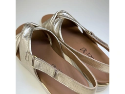 Dámske zlaté letné sandale 9-28300-20