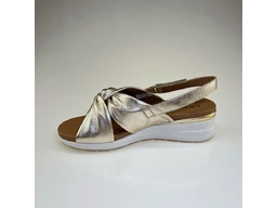 Dámske zlaté letné sandale 9-28300-20