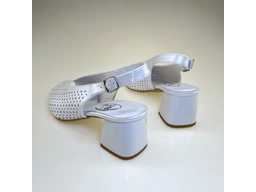 Dámske biele sandále K3417-10