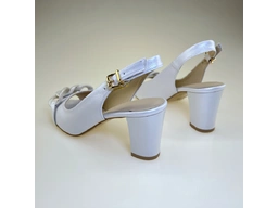 Dámske biele perleťové sandle A4962-10p