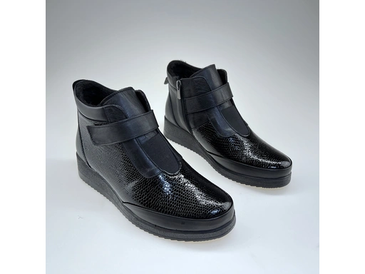 Dámske čierne teplé členkové topánky Shi441-60