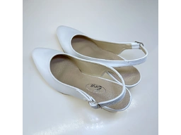 Dámske elegantné biele sandálky M920-10M