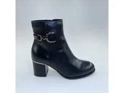 Dámske čierne kožené členkové topánky ZB-504/1-60