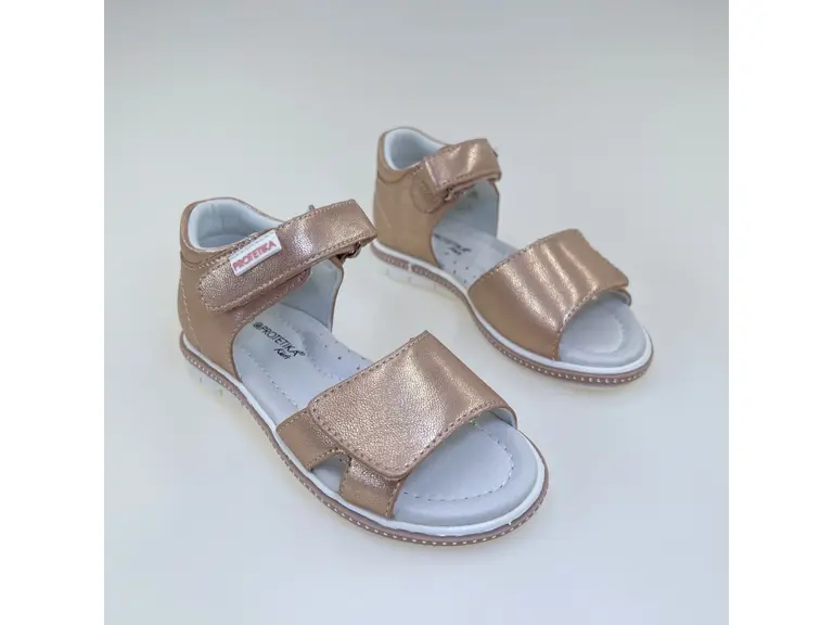 Detské kožené ružové vychádzkové sandálky Zeva pink