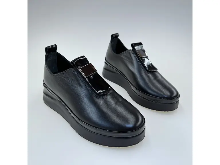 Dámske čierne kožené pohodlné mokasíny shi216.934418-60