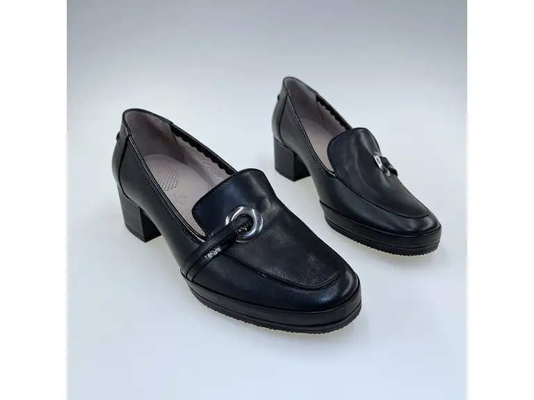 Dámske čierne kožené pohodlné mokasíny Shi045.5738-60