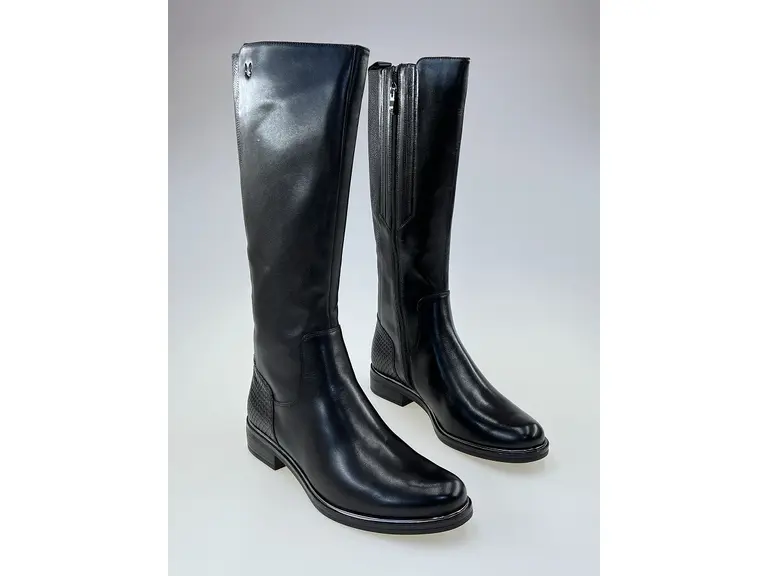 Dámske čierne mäkučké kožené XS čižmy 9-25525-45