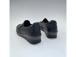 Pohodlné čierne dámske mokasíny  Shi860/9689